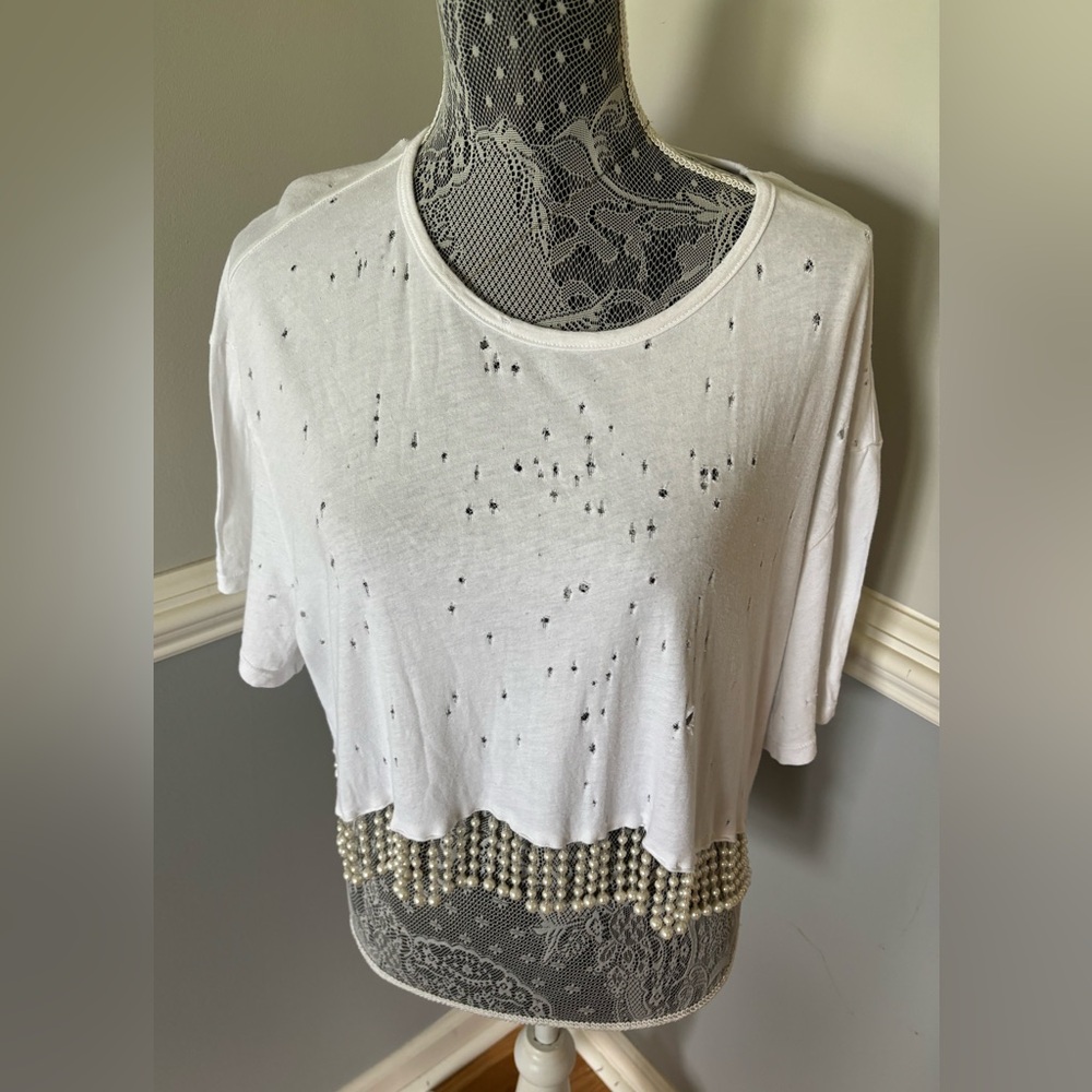 EUC Emma & Sam White Distressed Crop Top Size Large